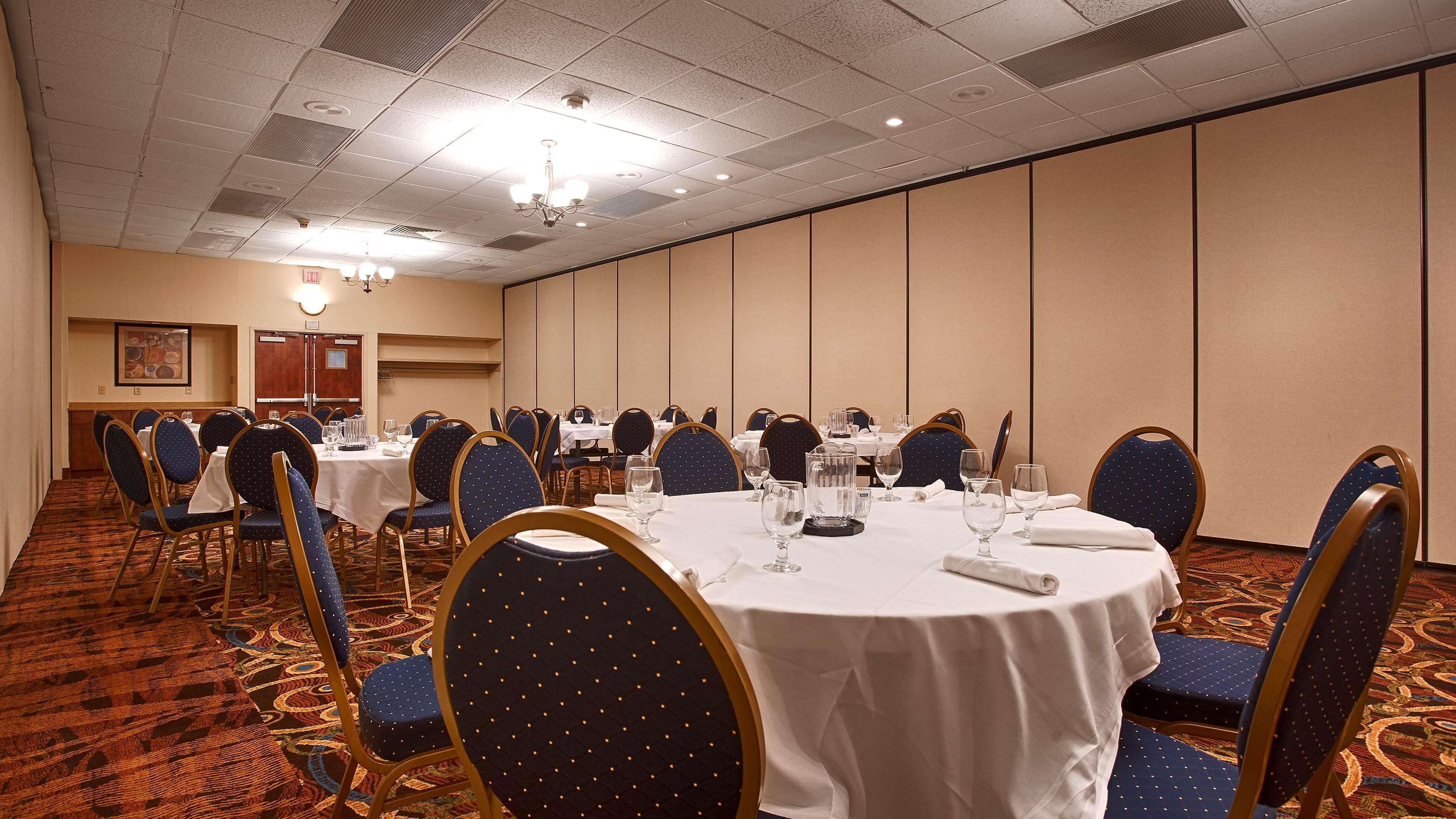 Best Western Regency Inn Marshalltown Buitenkant foto