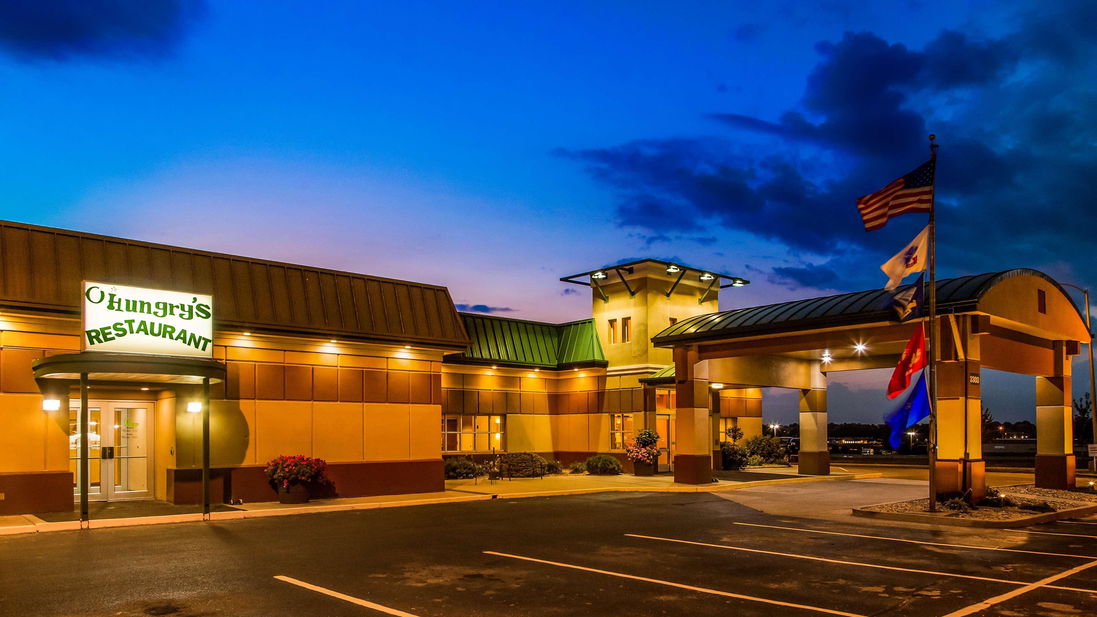 Best Western Regency Inn Marshalltown Buitenkant foto