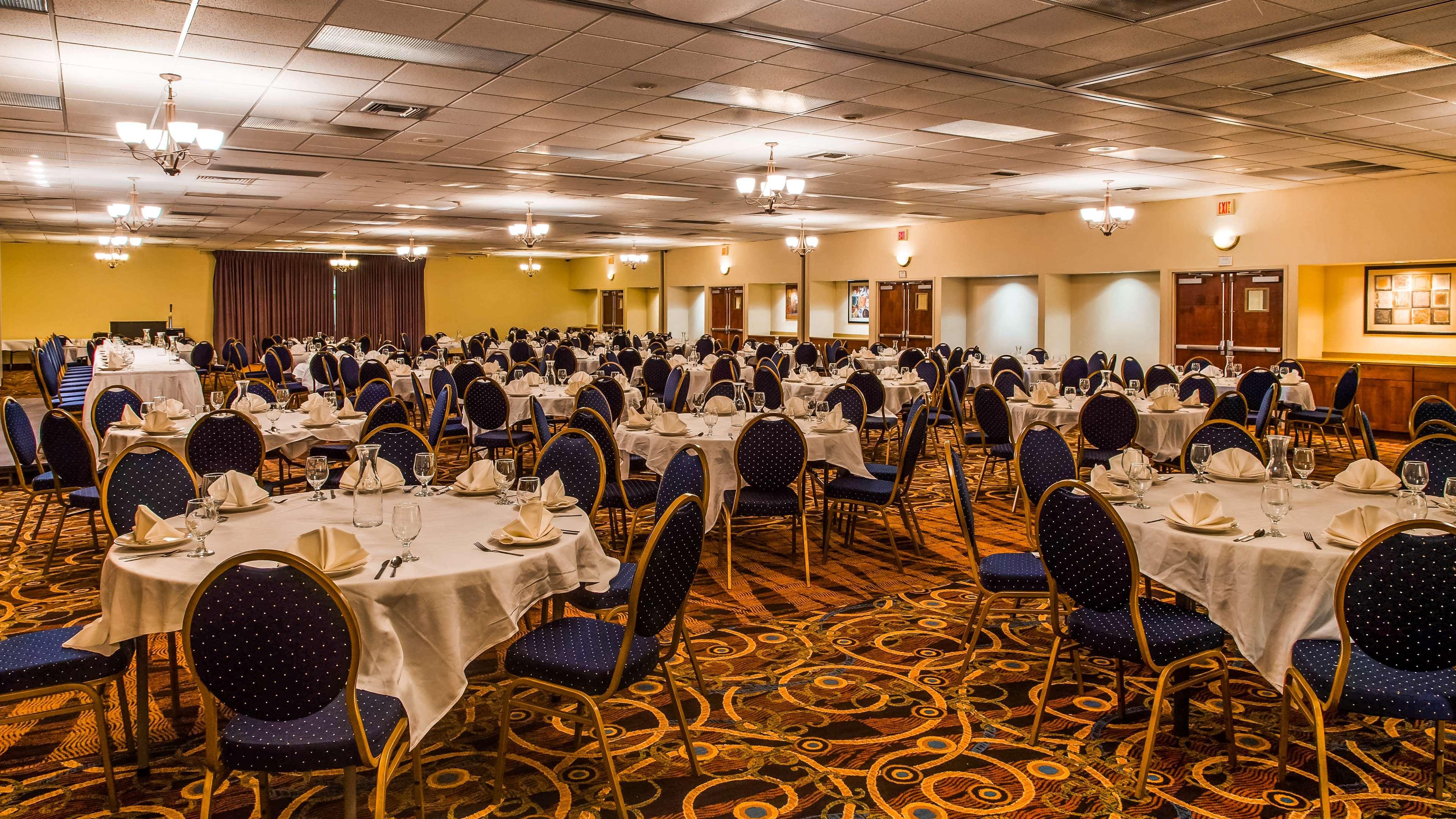 Best Western Regency Inn Marshalltown Buitenkant foto