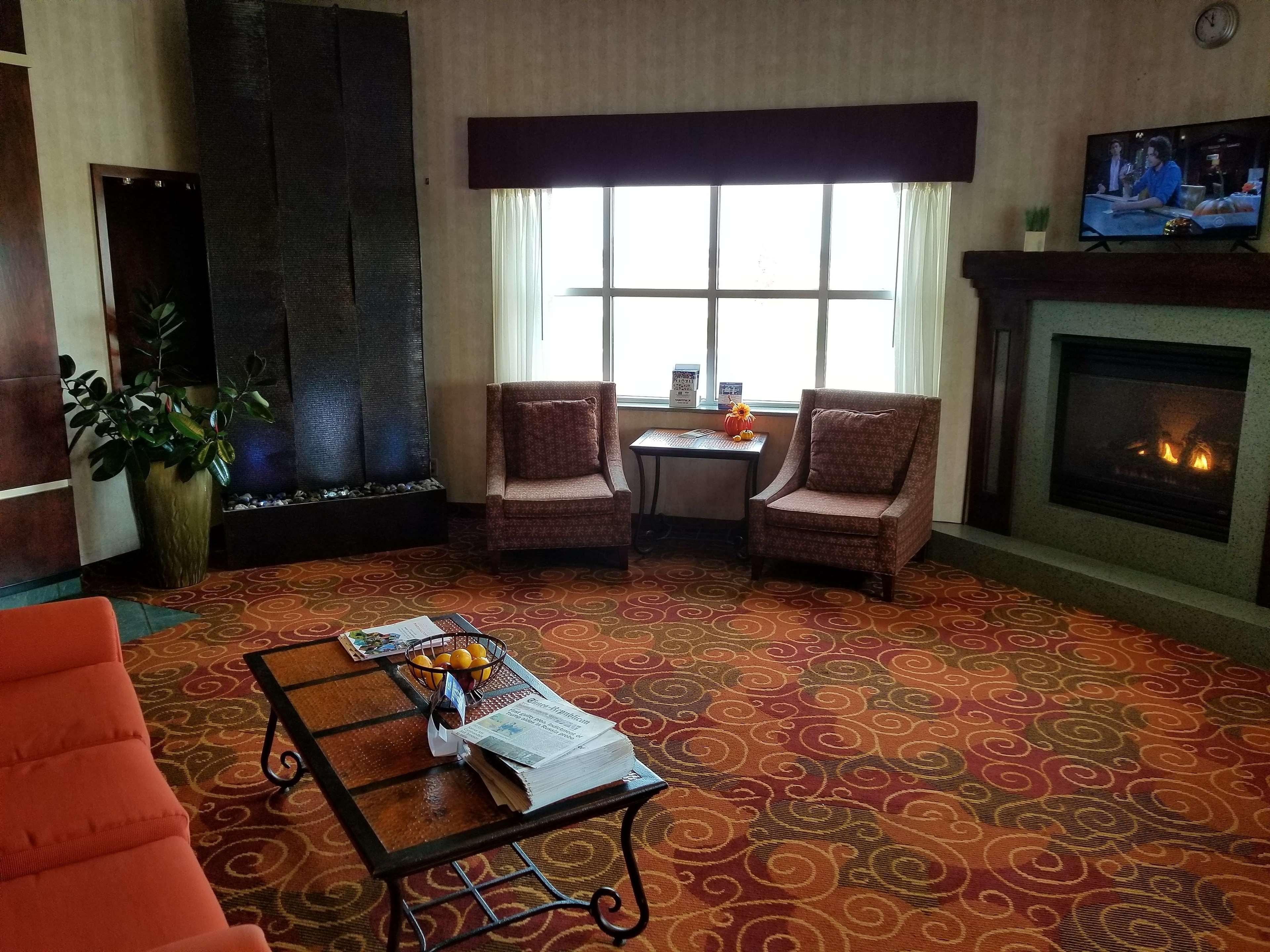 Best Western Regency Inn Marshalltown Buitenkant foto