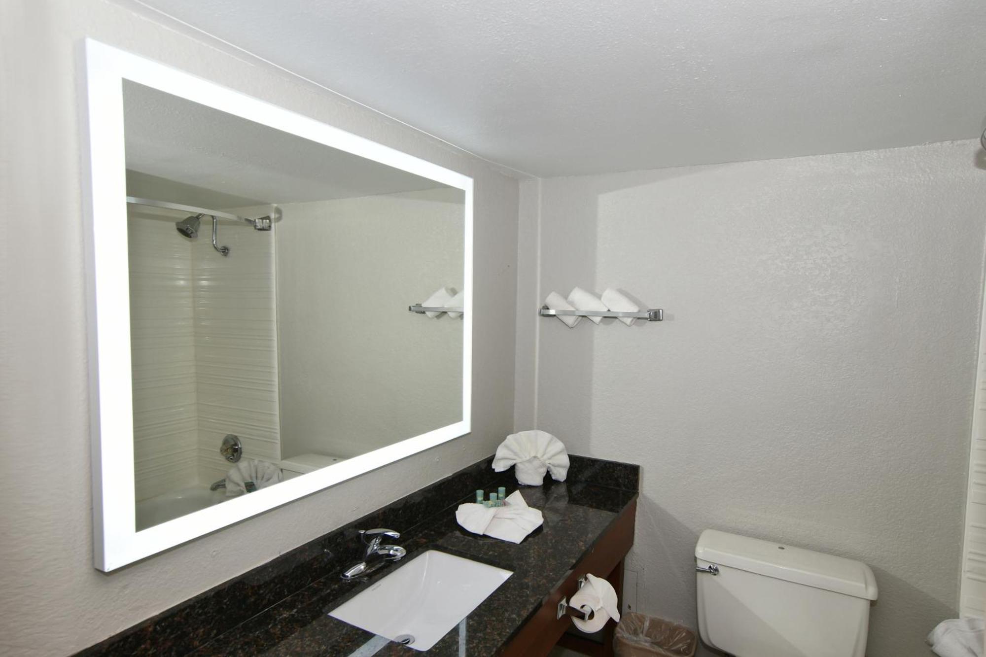 Best Western Regency Inn Marshalltown Buitenkant foto