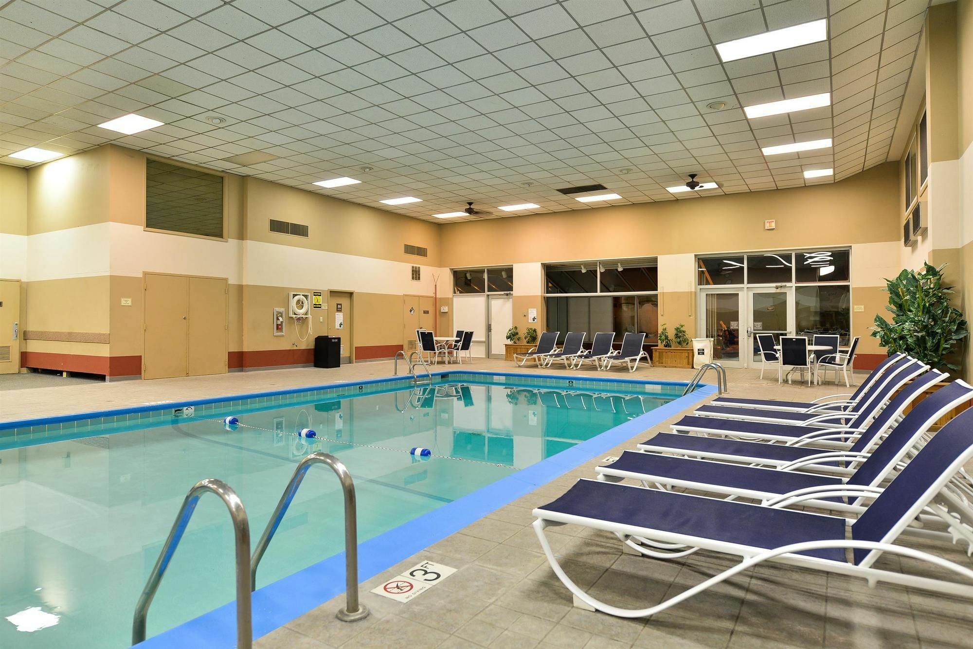 Best Western Regency Inn Marshalltown Buitenkant foto
